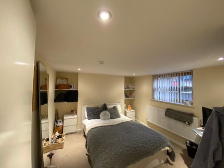 5 Bed Flat, North View, L7 - Photo 2