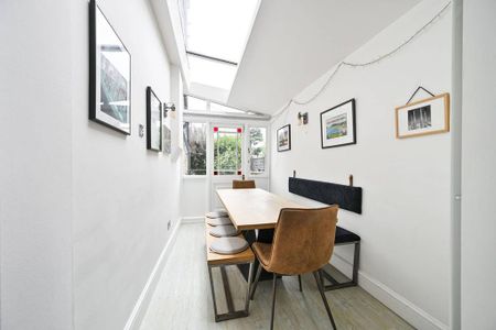 3 bedroom flat to rent - Photo 2