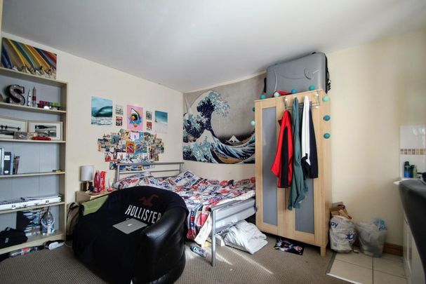 6 bedroom end of terrace house to rent - Photo 1