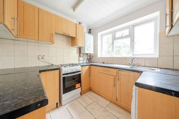 Slough, Berkshire, SL1 - Photo 1