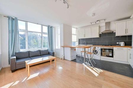 Chatsworth Gardens, Acton, W3 - Photo 2