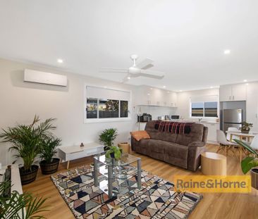 MODERN LIVING - Photo 6