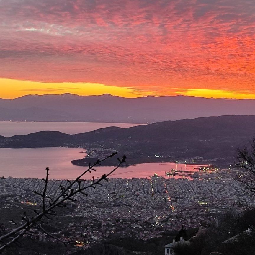 Βίλα για ενοικίαση Κέντρο (Μακρινίτσα) - Photo 1