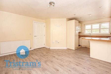 2 bed Ground Floor Flat for Rent - Photo 4