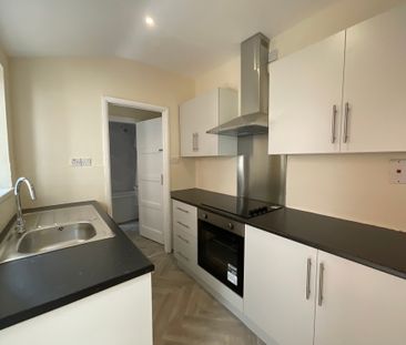 146 Donegall Avenue, Belfast, BT12 6LY - Photo 5