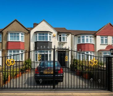 4 bedroom semi-detached house to rent - Photo 3