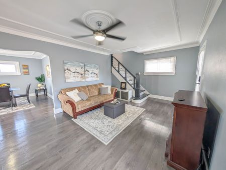 Fully Detached 3 Bedroom House in Welland! - Photo 3