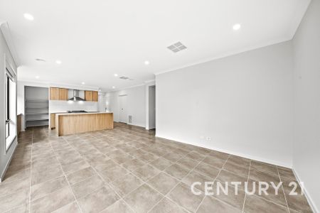 Modern Family Home with Two Lounge Rooms - Photo 2