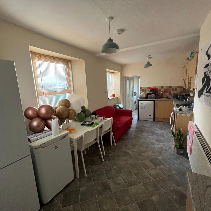 35 Greenbank Avenue, Plymouth - Photo 1