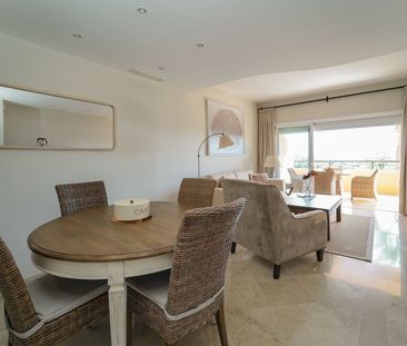 Middle Floor Apartment in Elviria - Photo 5