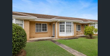 Partly Furnished & Beautifully Renovated: A Private City-Fringe Retreat - Photo 2