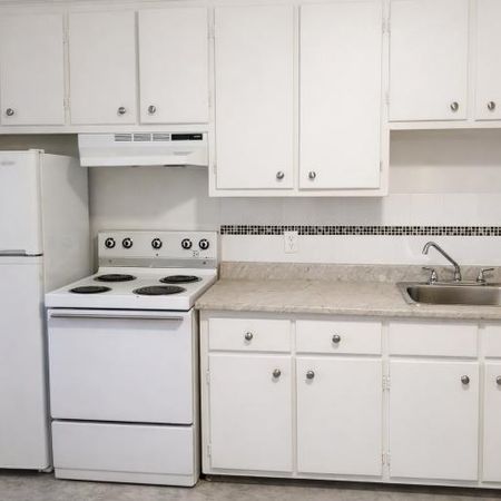 1 CH - 1 SDB - Montréal - $1,045 /mo - Photo 3