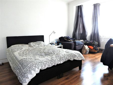 Terraced House to rent on - Photo 2