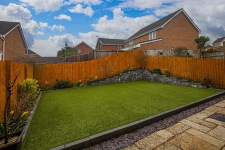 4 bedroom detached house to rent - Photo 3