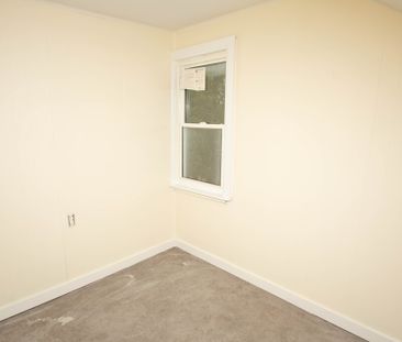 **COZY** ONE BED APARTMENT IN WELLAND!** - Photo 4