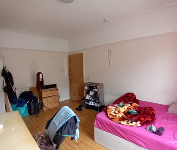 6 Bed - 21 Manor Terrace, Headingley, Leeds - LS6 1BU - Student - Photo 6