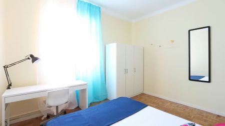 Calle de O'Donnell, Madrid, Community of Madrid 28009 - Photo 2