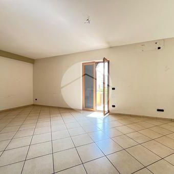 Quadrilocale in affitto - Photo 2