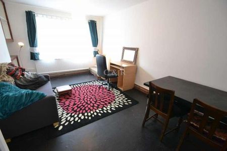 Hunmaby Avenue, Hulme, Manchester, M15 - Photo 2