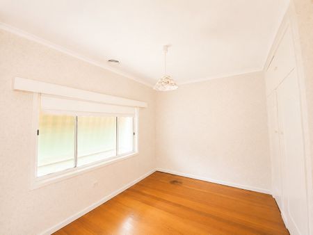 4 Bedroom Home Centrally Located - Photo 5