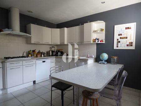 Location Maison 6 pièces 203m² GRADIGNAN 33170 - Photo 5