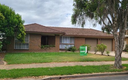 3 Bedroom family home North Shepparton! - Photo 2