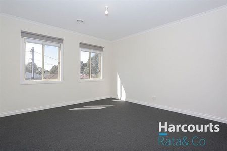 Spacious 3-Bedroom Home in Epping - Photo 3