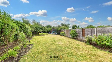 3 bedroom semi-detached house to rent - Photo 3
