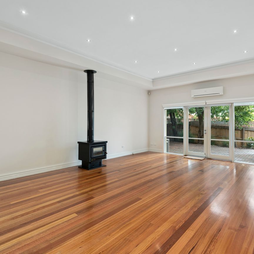5 Sweyn St, Balwyn North VIC 3104 - Townhouse For Rent | Domain - Photo 1