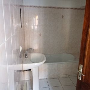 Location Appartement 1 pièce 28m² - Photo 2