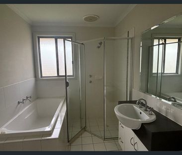 Perfect 3 Bedroom Family Home - Photo 5