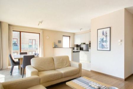 Proche de Stockel, appartement 2 chambres meublé avec terrasse - Photo 4