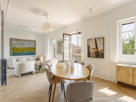 Excellent 2 Bedroom apartment for rent in Almagro, Madrid - Photo 4