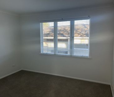 Short walk to the beach, move in before Summer. - Photo 4