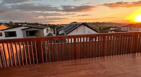 Modern 2-Bedroom Granny Flat with Stunning View - Photo 4