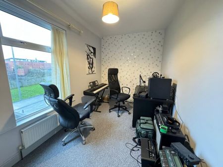 2 bedroom terraced house to rent - Photo 3