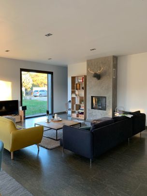 Location Maison 6 pièces 179m² FRANCHEVILLE 69340 - Photo 1