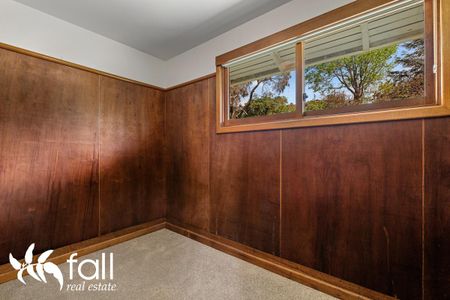 Light-Filled Living With Water Views - Photo 4