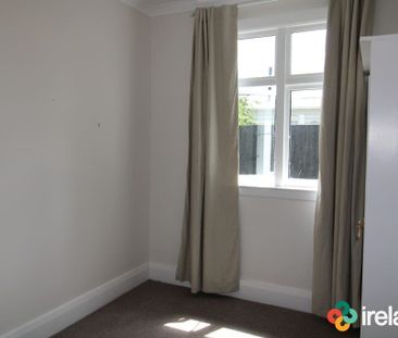 Peaceful Family Retreat in Woolston - Photo 3