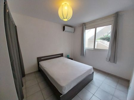 Location Appartement 2 pièces 42m² ST DENIS 97490 - Photo 5