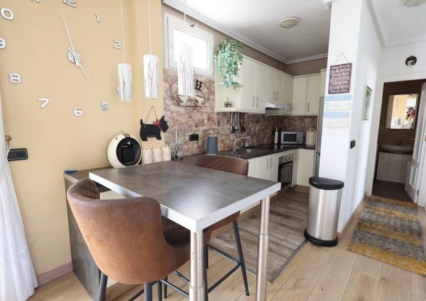 Bungalow con solarium privado en Playa Flamenca. Temporada baja.