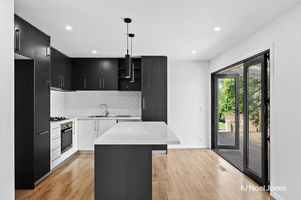 8 Kenwood Crescent, RINGWOOD - Photo 1