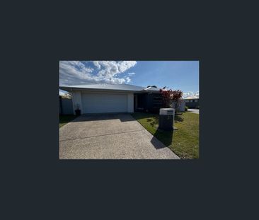 38 Bells Reach Dr, Caloundra West, Qld 4551 - Photo 3