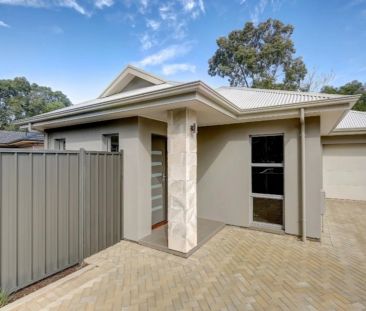 Contemporary courtyard home - Photo 1