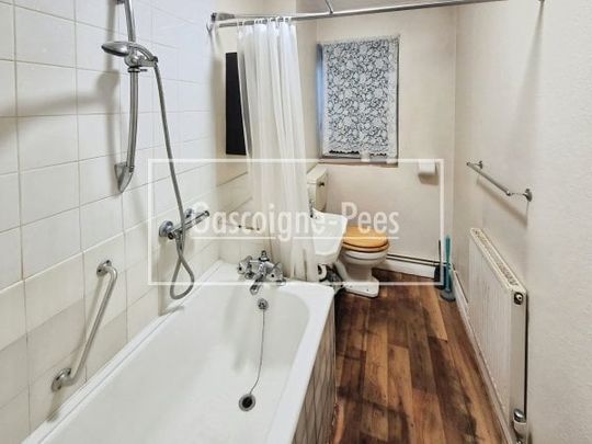 Marlfield Court - Photo 1