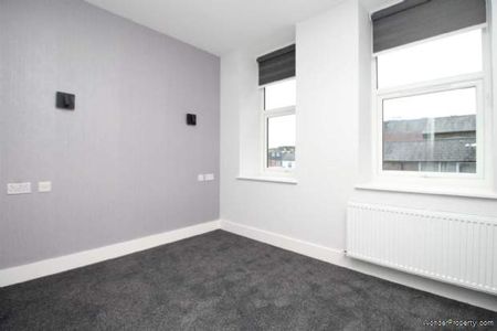 2 bedroom property to rent in Brentwood - Photo 2