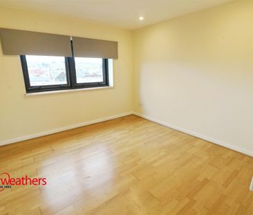 3 bed flat to rent in Royal Street, Barnsley, S70 - Photo 2