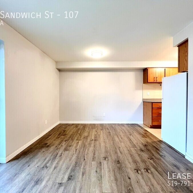 Large ALL INCLUSIVE 2 Bed 1 Bath Main Floor Unit Minutes from University of Windsor - Photo 1