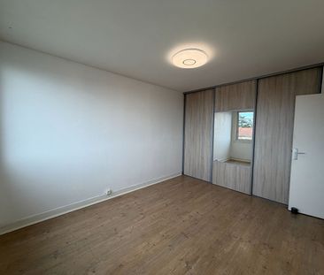 Appartement T3 66 m2- Saint Priest Village, - Photo 3