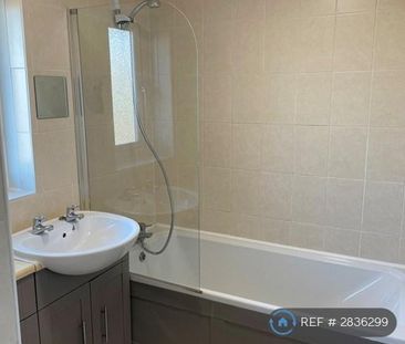 2 bedroom semi-detached house to rent - Photo 4